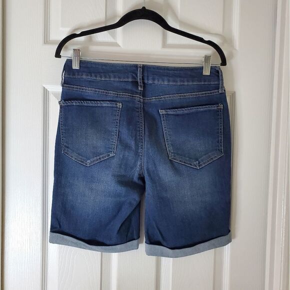 🎁Cute Jean Shorts Size 9 - Picture 6 of 8